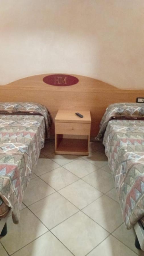 Mambly B&B Ristorante Pizzeria Galliate Dış mekan fotoğraf